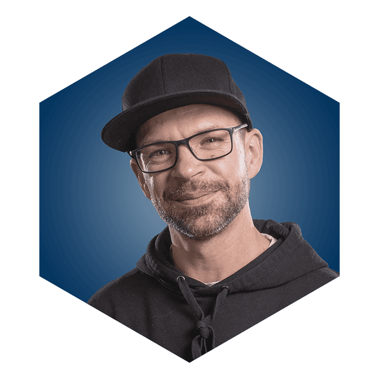 Patrick Hamacher - Der Versicherungsmakler mit Cap